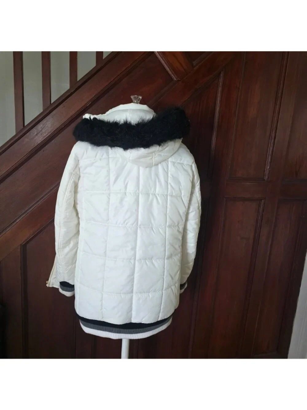 Coogi Womens White Quilted Jacket With Faux Fur Hood & Gold Embroidery Size XL F